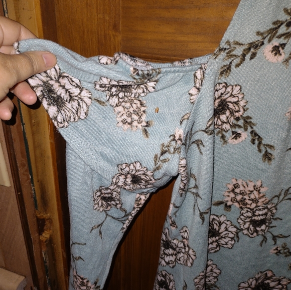 Ladies blouse - Picture 2 of 4